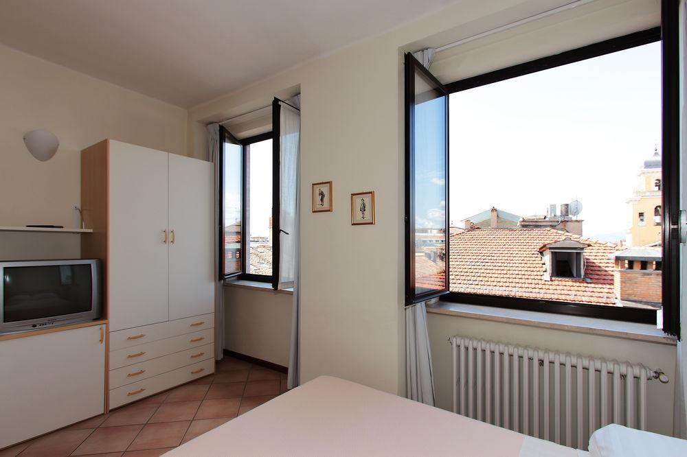 Residenza Cavour Aparthotel Parma Ngoại thất bức ảnh